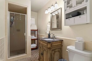 Shower - Comfort Cottage (Northport)
