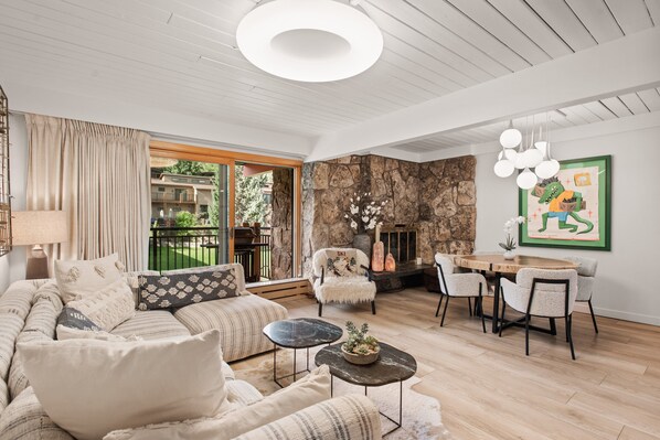 Fireplace, DVD player, books, video library - Newly remodeled, modern 1 Bdrm Stonebridge Condos 827 (Snowmass Village)