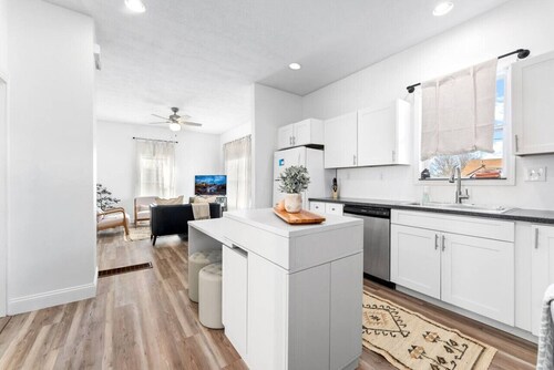 The Cozy Corner - A 2BR Retreat