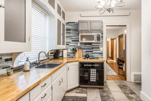 The Prairie Loft - Sioux Falls Luxury Retreat