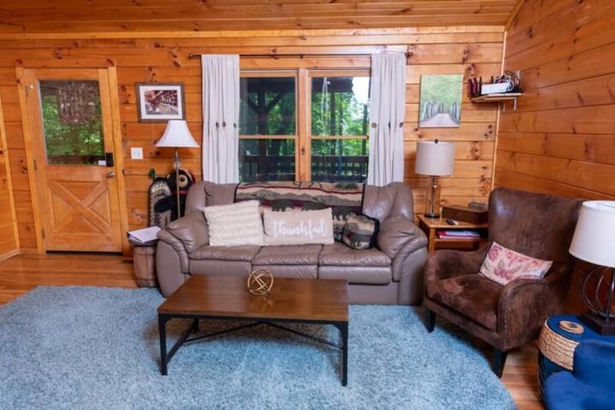Charley's Cabin - Mountain Vacation. Beautiful Log Cabin On Almost 3 Acres. - Maggie Valley, NC