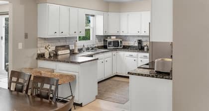 Heartland Haven: A 4-Bed Delight in Sioux Falls