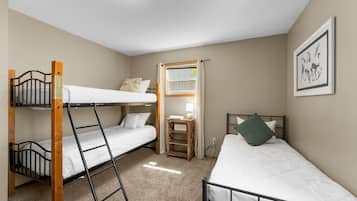 4 bedrooms, free WiFi, bed sheets