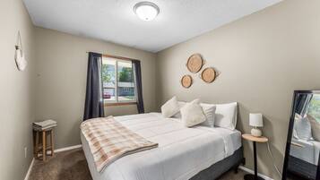 4 bedrooms, free WiFi, bed sheets