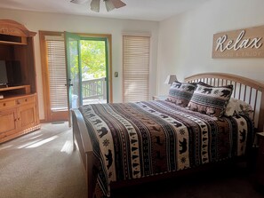 3 bedrooms, travel crib, free WiFi, bed sheets