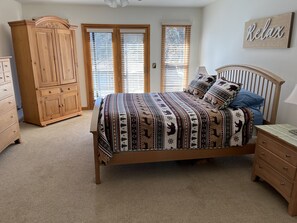 3 bedrooms, travel crib, free WiFi, bed sheets