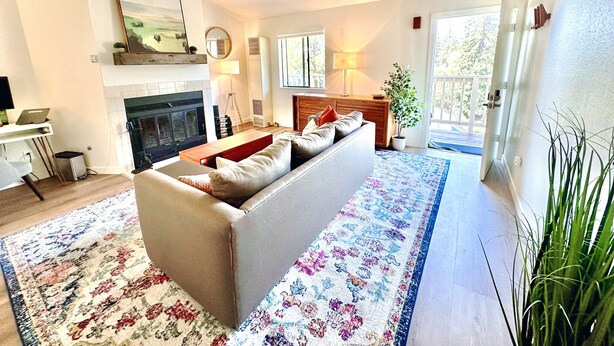 TV, fireplace, stereo