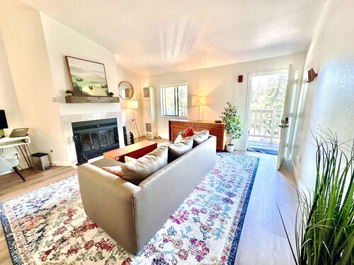 Chic & Cozy Oakland Getaway!