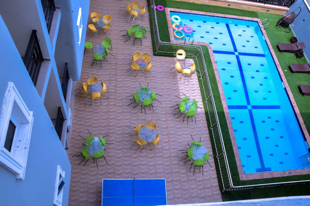 حمام سباحة