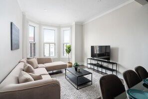 Deluxe Apartment | Living area