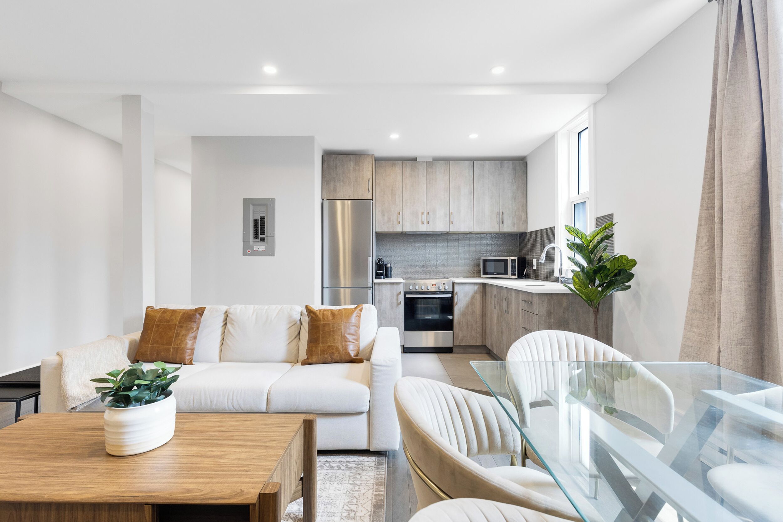 Comfort Apartment | 2 bedrooms, memory foam beds, blackout drapes, soundproofing