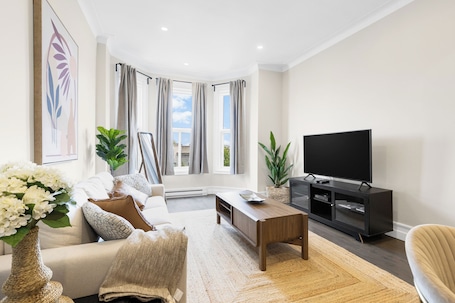 Deluxe Apartment | 2 bedrooms, memory foam beds, blackout drapes, soundproofing