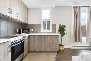 舒适公寓 | 2 多间卧室、记忆海绵床垫、遮光窗帘、隔音