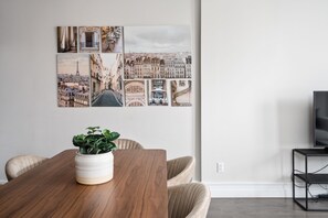 Design Apartment | 2 bedrooms, memory foam beds, blackout drapes, soundproofing - Plateau Prime Residence (Montreal)