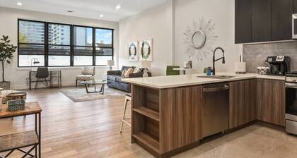 Funky ! 2BR Lux ! Free parking! 30 min to NYC