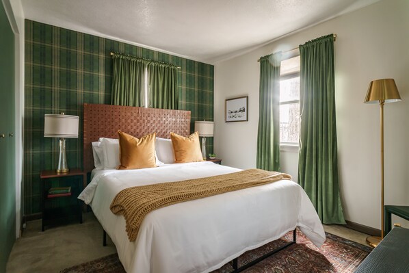 4 bedrooms, desk, free WiFi, bed sheets