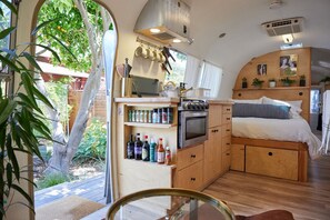 1 室のベッドルーム、WiFi、ベッドシーツ