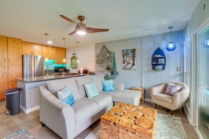 TV - Coastal Kaunakakai Condo w/ Ocean-View Balcony! (Kaunakakai)