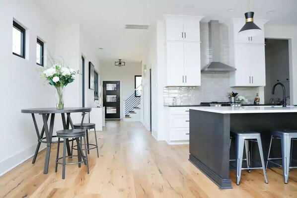 Microwave, stovetop, dishwasher, coffee/tea maker - New Build Modern Home 2400 Sq Ft! Great Location (Charlotte)