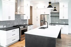 Microwave, stovetop, dishwasher, coffee/tea maker - New Build Modern Home 2400 Sq Ft! Great Location (Charlotte)