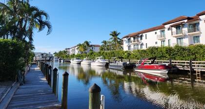 2 Bedroom / 2 Bathroom Vacation Rental, Close to Downtown Naples 5th Ave, Beach