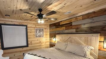 Kabin Khas | 5 kamar tidur, setrika/meja setrika, dan Wi-Fi gratis