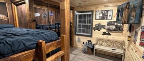 5 bedrooms, iron/ironing board, free WiFi