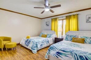 5 Schlafzimmer, Zimmersafe, Schreibtisch, Bügeleisen/Bügelbrett