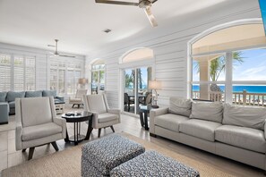 Smart-tv, tv-spel, dvd-spelare och en stereo