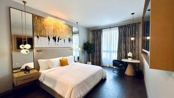 1 bedroom, premium bedding, minibar, in-room safe