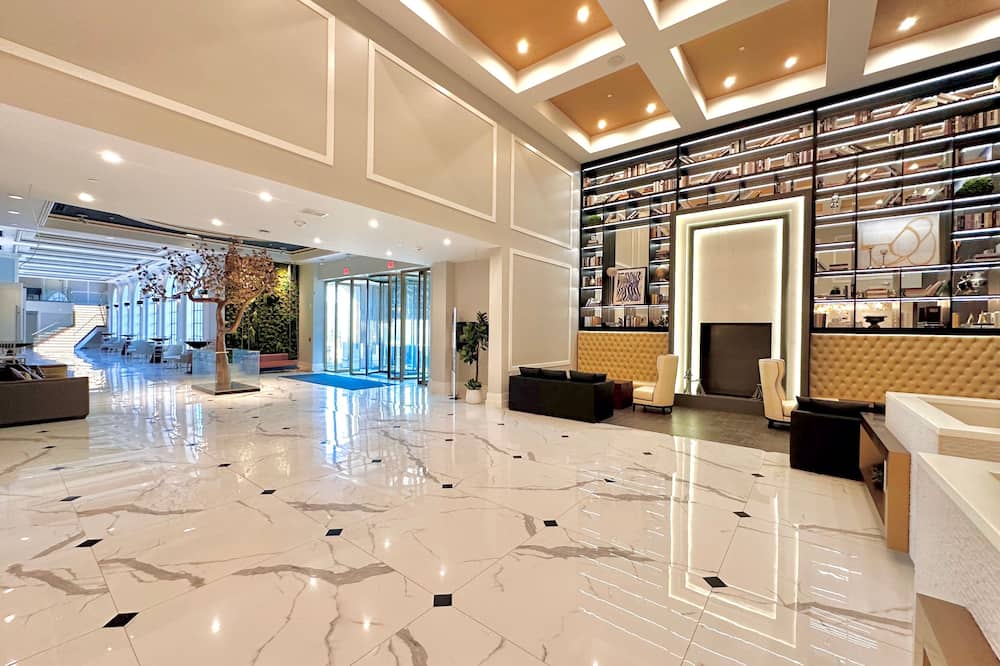 Chez Hotel Arlington Heights