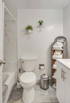 Bathroom - Peaceful H (Alexandria)