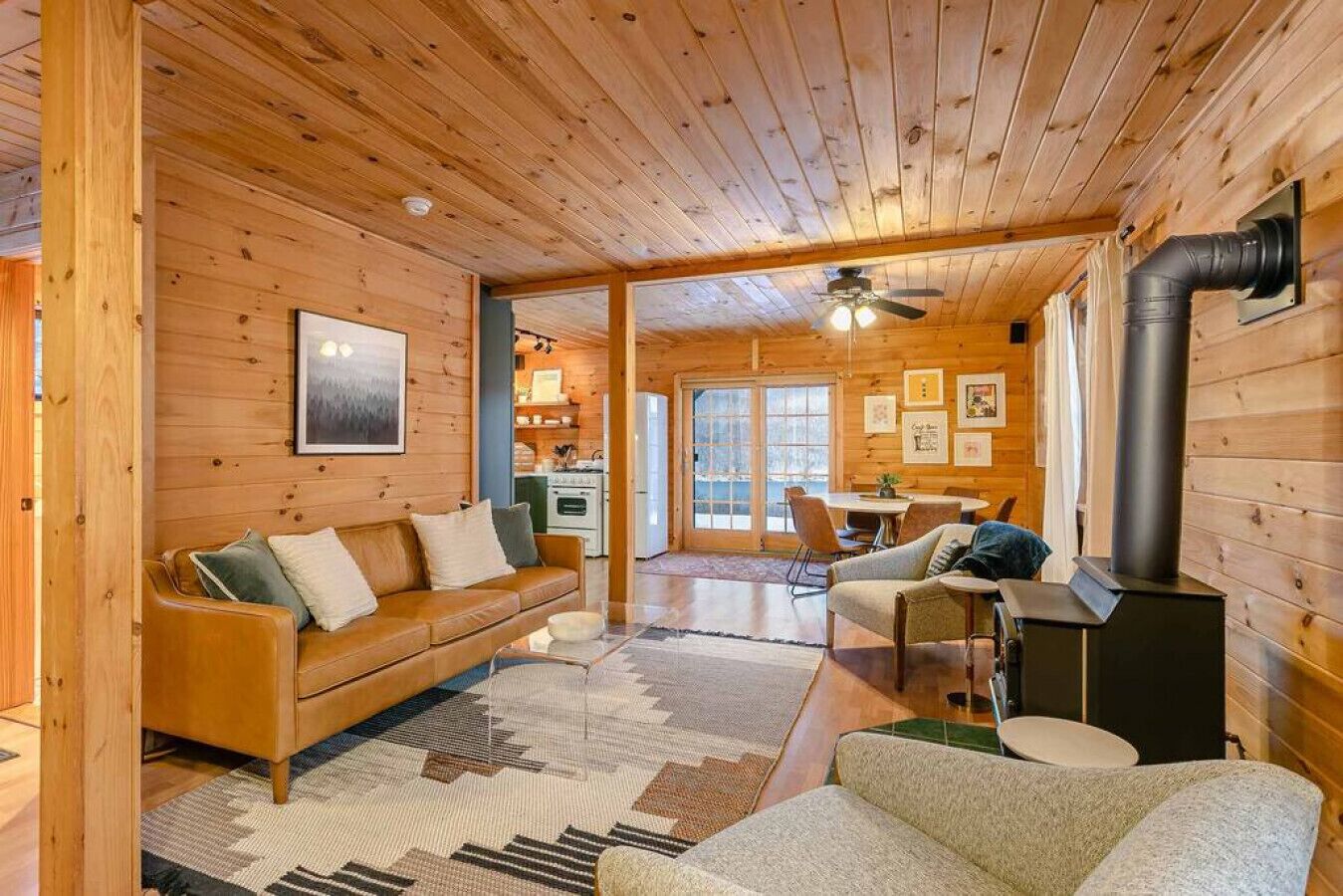 TV, fireplace, stereo