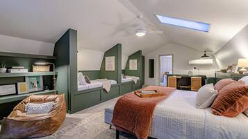 2 bedrooms, desk, iron/ironing board, WiFi