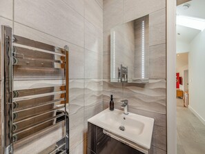 Towels - 2 bedroom accommodation in Trefor Nr Caernarfon (Trefor Nr Caernarfon)
