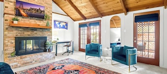 Spacious 4K Beds in Town Center | Fenced Yard!