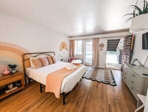 1 habitación, tabla de planchar con plancha, wifi gratis y ropa de cama 
