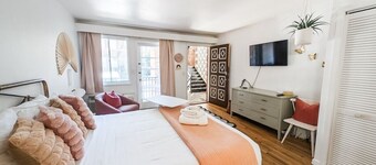 The Rainbow Room | 1 BR 1 BA Studio Apartment