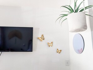 Interior - The Rainbow Room | 1 BR 1 BA Studio Apartment (Columbia)