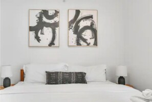 2 bedrooms, desk, iron/ironing board, WiFi