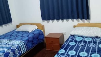 Habitación básica con 1 cama matrimonial o 2 individuales | Wifi gratis