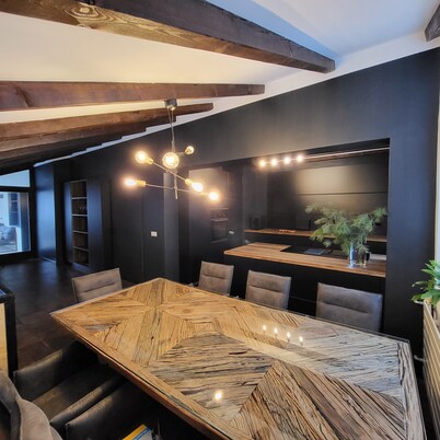 Architektenhaus am Waldrand mit Sauna