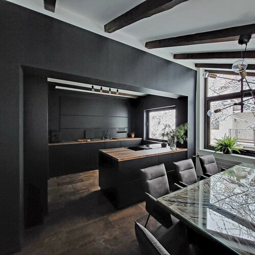 Architektenhaus am Waldrand mit Sauna