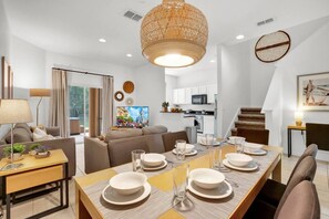 Dining - Mickey and Star Wars Fun, Resort Pool & Slide (Kissimmee)