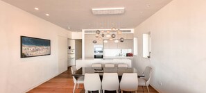 Apartment (2 Bedrooms) | Interior - Hayarkon Emeraude  (Tel Aviv)