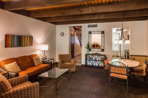 Luxury Villa | Living area | 32-inch flat-screen TV with cable channels, fireplace - Arroyo Roble Resort at Oak Creek (Sedona)