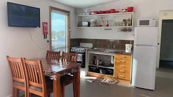 Refrigerador, microondas, horno y tostadora
