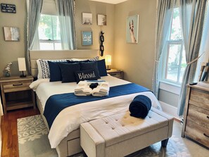 5 bedrooms, desk, iron/ironing board, WiFi