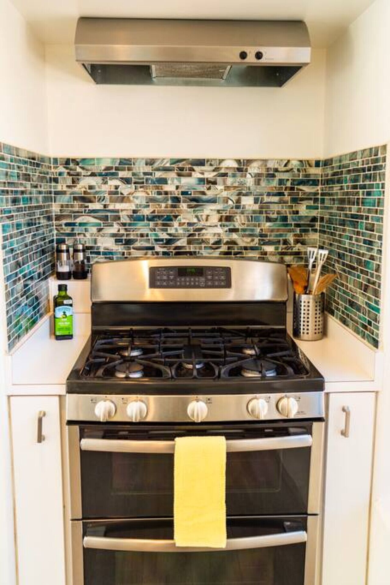 冰箱、微波炉、烤箱、炉灶