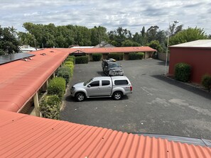 Free self-parking - Clock Tower Motor Inn (Coonabarabran)